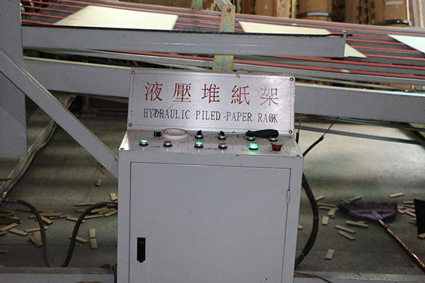 東莞紙箱廠 雙色全自動印刷機